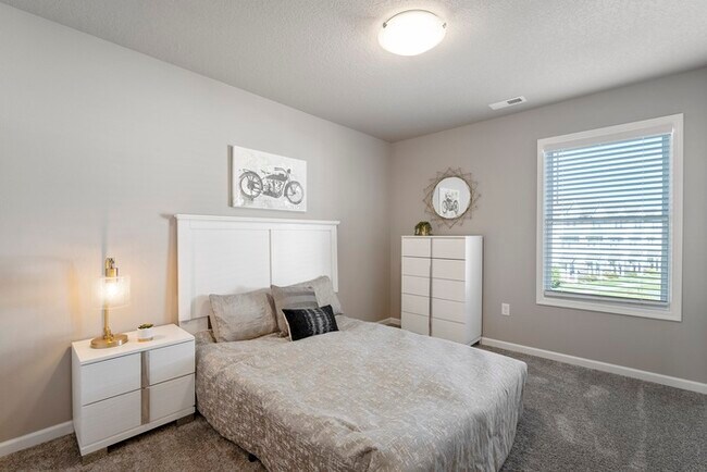 Building Photo - 2228 Hazeltine Pl
