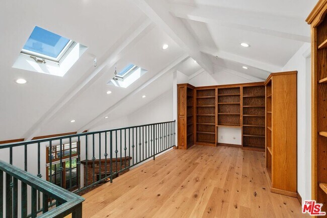 Building Photo - 21663 Ulmus Dr