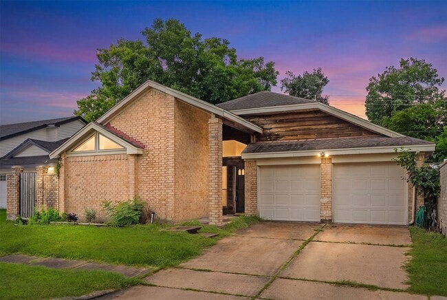 Building Photo - 7815 Royan Dr