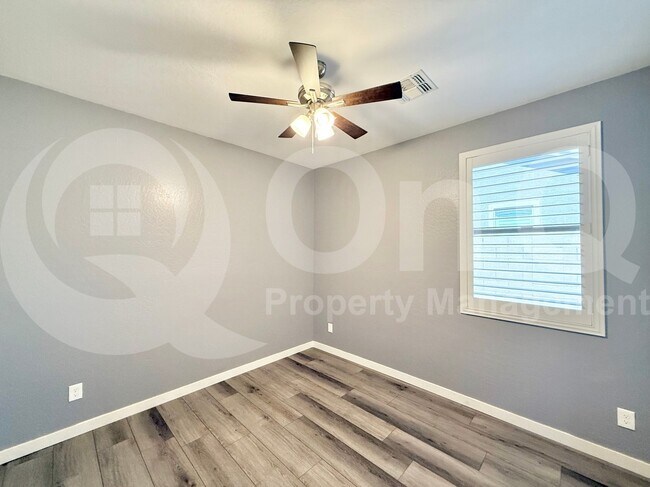 Building Photo - 3148 E Merlot St