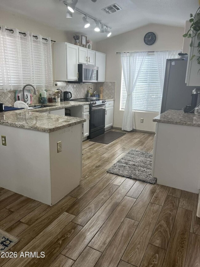 Building Photo - 6806 N 77th Dr