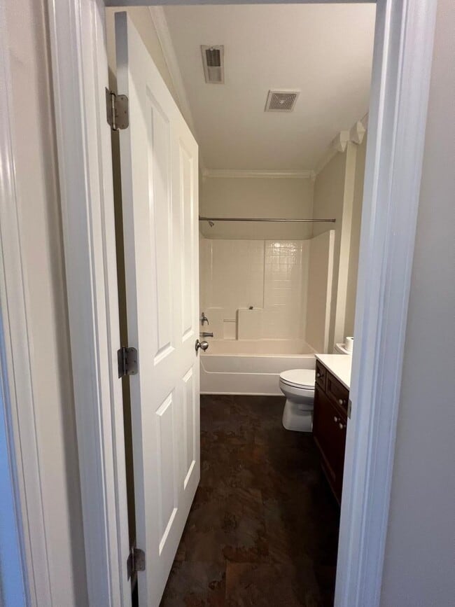 Building Photo - 2 bed 2 bath Lenox village condo