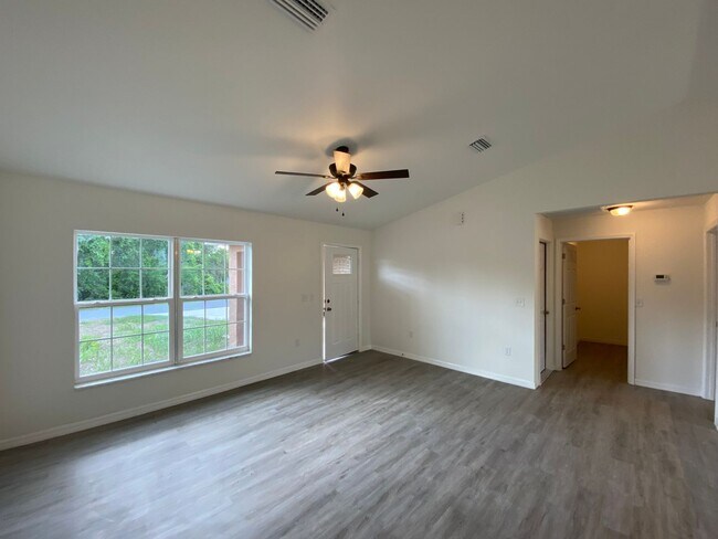 Building Photo - Custom Home - Desirable SW Ocala neighborh...