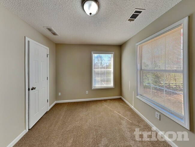 Building Photo - 313 Westchester Way