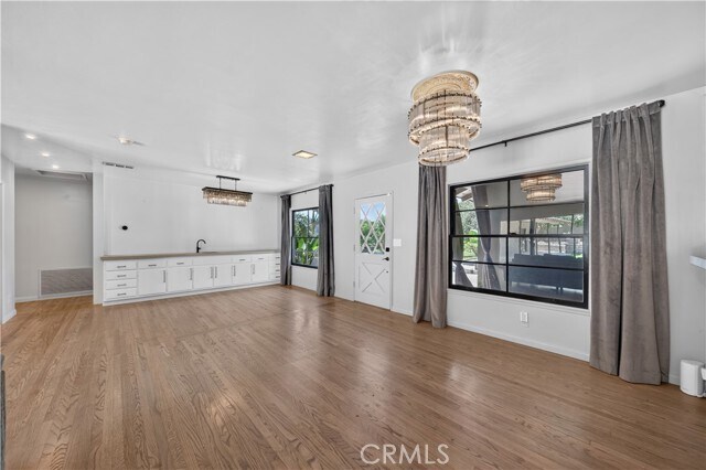 Building Photo - 614 N Glendora Ave