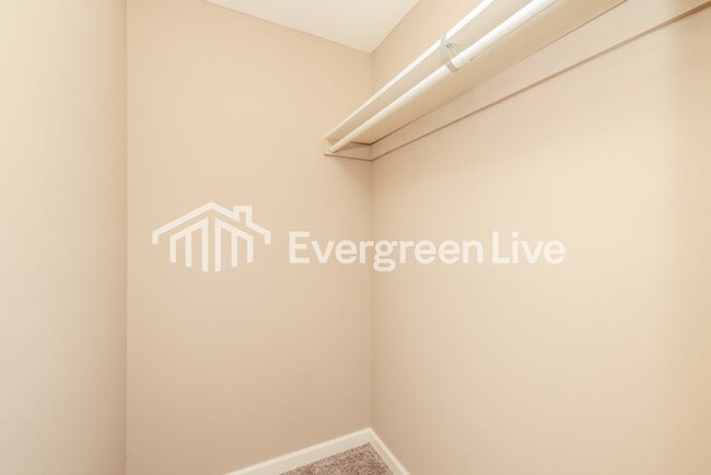 Building Photo - 7715 Brandt Pike