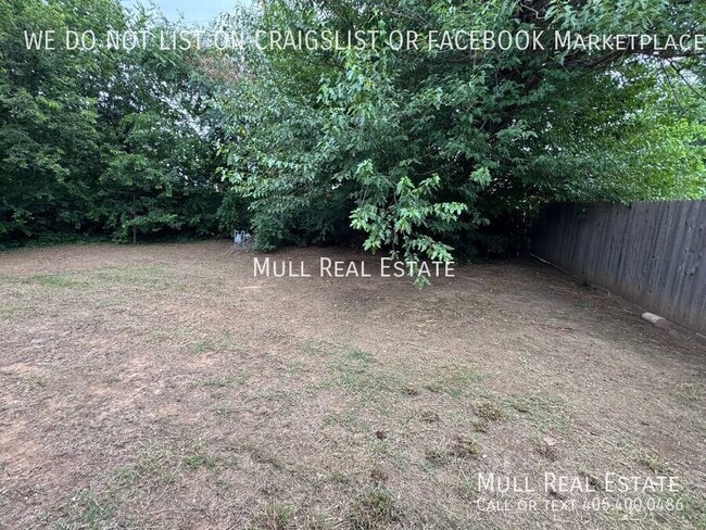 Building Photo - 1302 Carlisle Ct