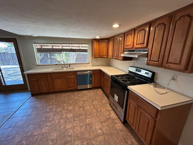 Building Photo - 1801 Haymeadow