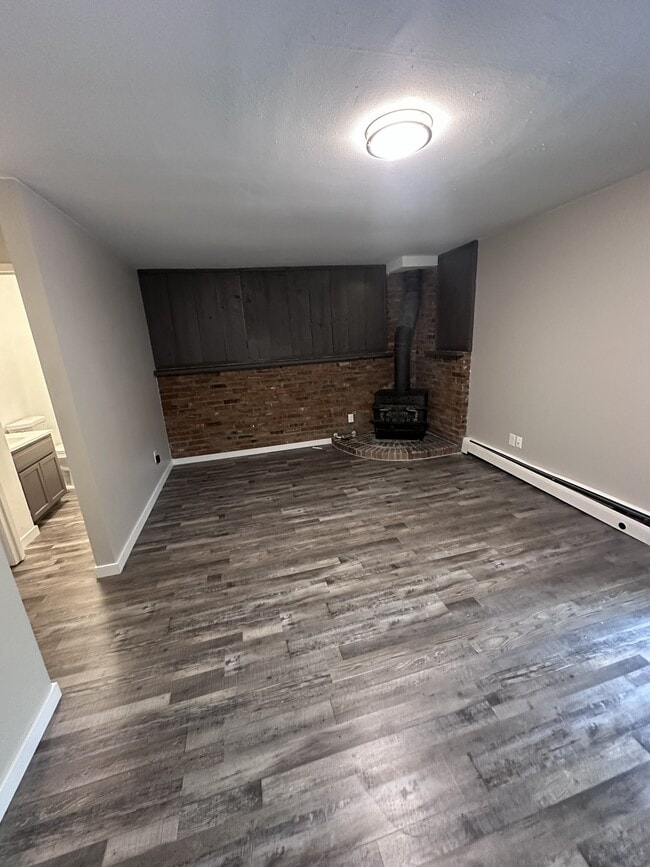 Building Photo - 2805 Riverside Dr