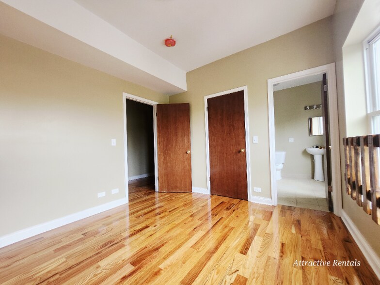 Building Photo - 207 N Parkside Ave