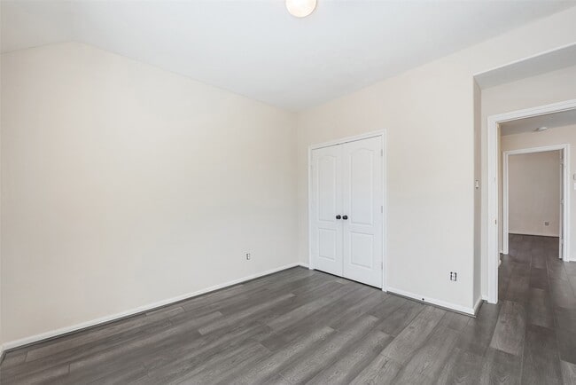 Building Photo - 204 Echo Brook Ln