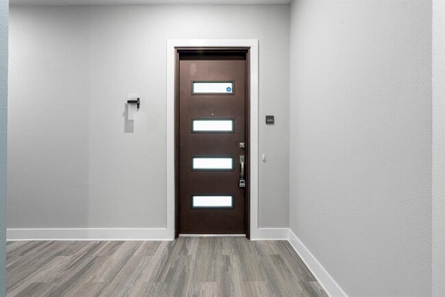 Building Photo - 4501 Jackson Ave