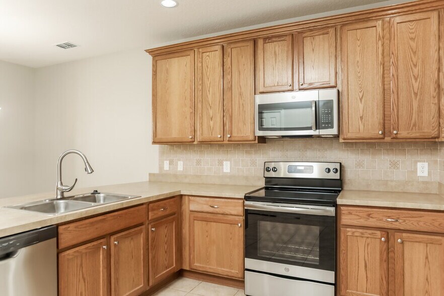 Building Photo - 25137 Chipshot Ct