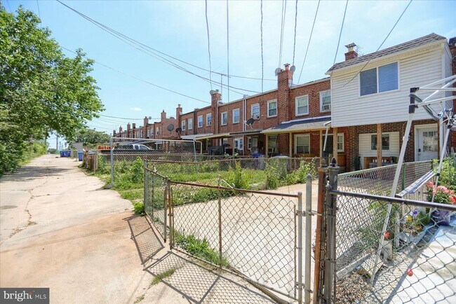 Building Photo - 1207 Anglesea St