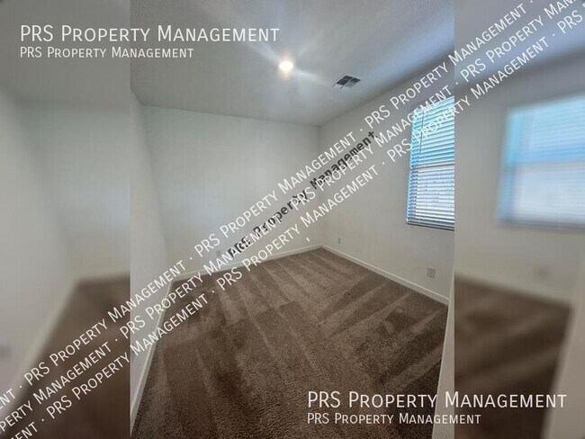 Building Photo - 2658 S Reavis Falls Rd