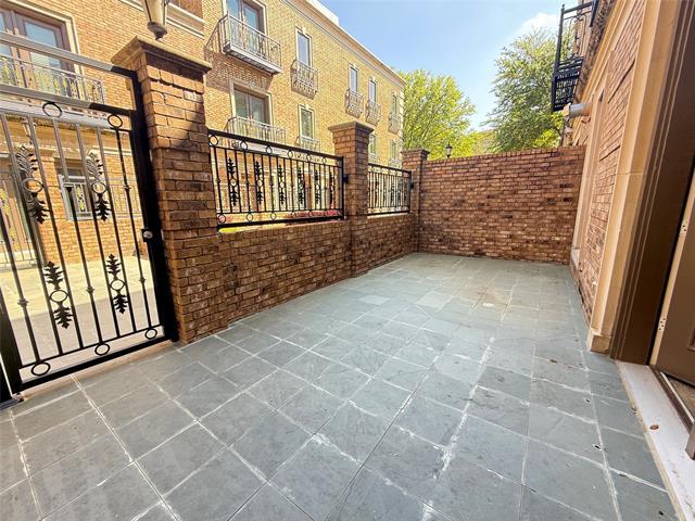 Building Photo - 6505 Bandera Ave