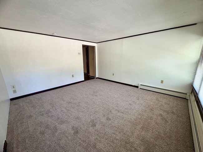 Building Photo - 3630 Colebrook Rd