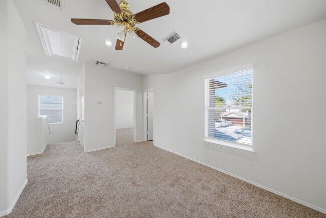 Building Photo - 730 Remwick Dr