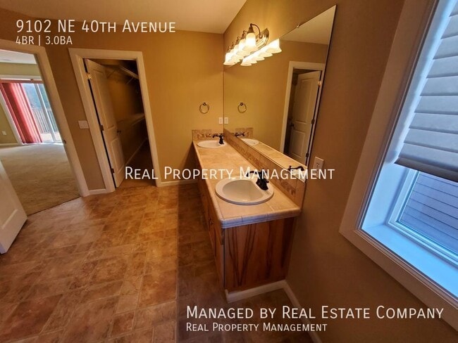 Building Photo - 9102 NE 40th Ave