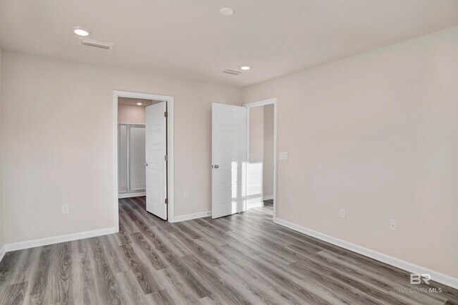 Building Photo - 32038 Lyon Rd