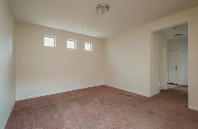 Building Photo - 10 Avenida Vista Esquisita