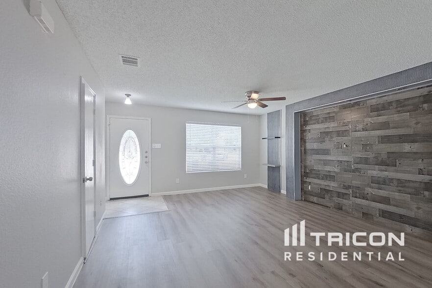 Building Photo - 6209 Winnebago Ct