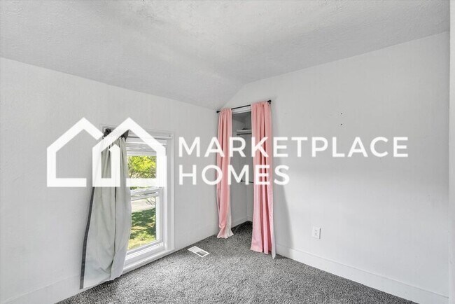 Building Photo - 115 Garden Ln