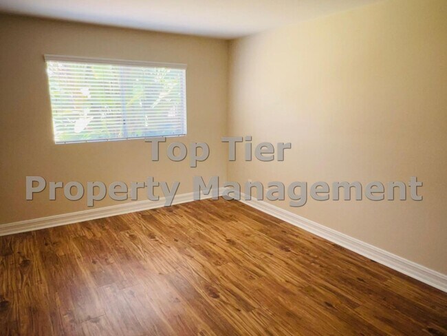 Building Photo - Charming 2-Bedroom Home with Large Yard and Modern Upgrades - Available Now!