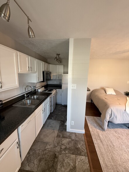 Building Photo - 1630 H St