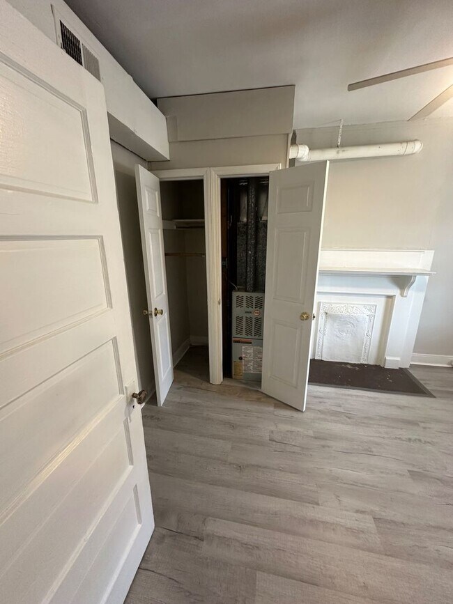 Building Photo - 22 S Plum St