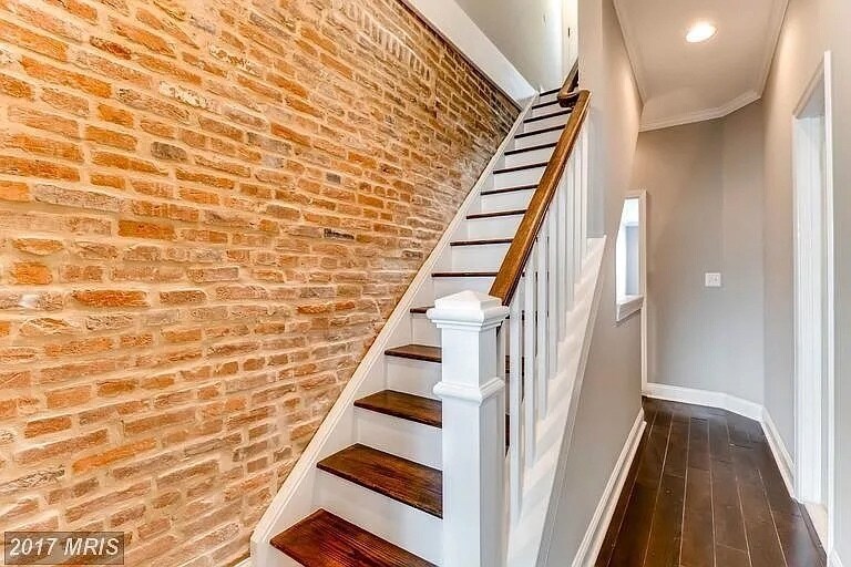 Building Photo - 616 Hyson St