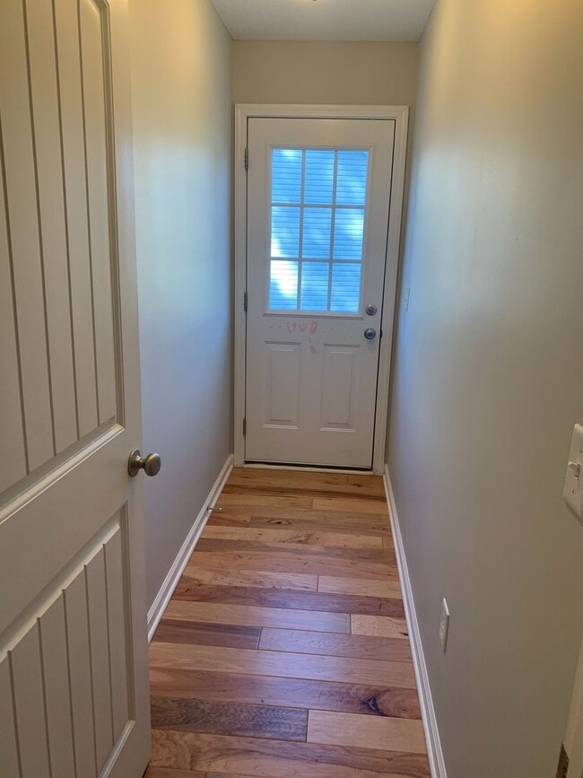 Building Photo - Adorable Tullahoma Home!