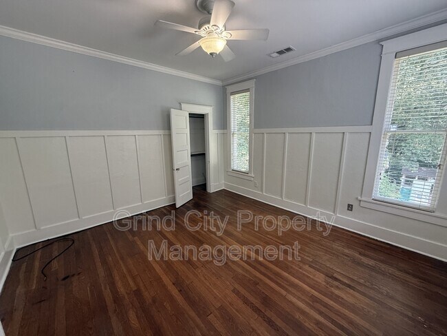Building Photo - 653 Anderson St