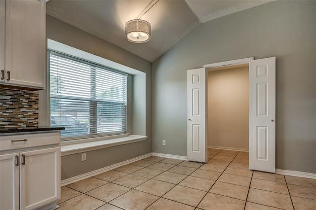 Building Photo - 2700 Dawn Spring Dr