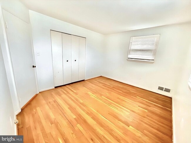 Building Photo - 10202 McGovern Dr