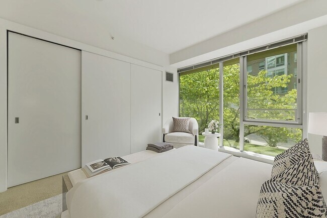 Building Photo - 2 Earhart St