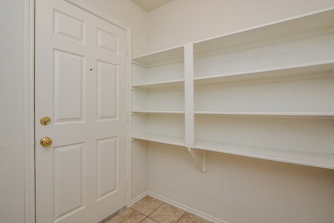 Building Photo - 18326 Thicket Grove Rd