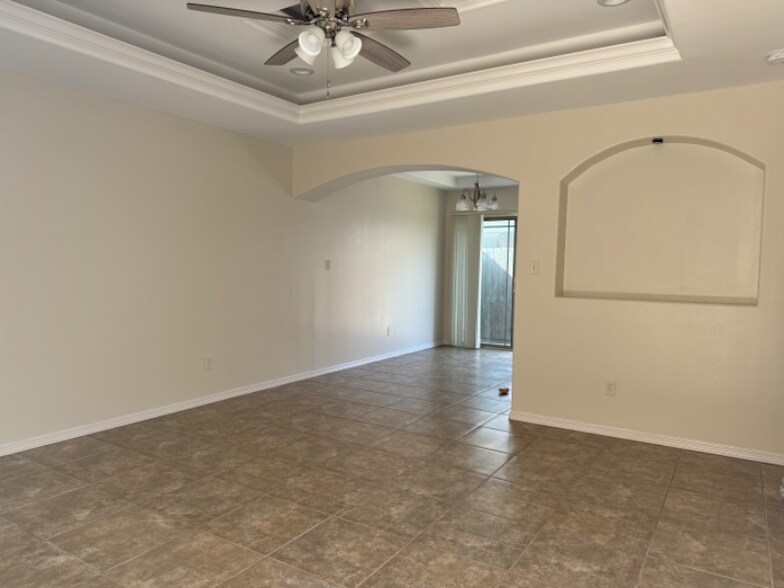 Building Photo - 3602 S Radisson Ave