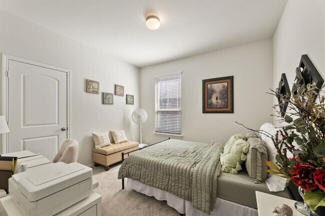 Building Photo - 6909 Bellingham Dr