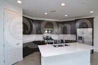 Building Photo - 9213 W Glenrosa Ave