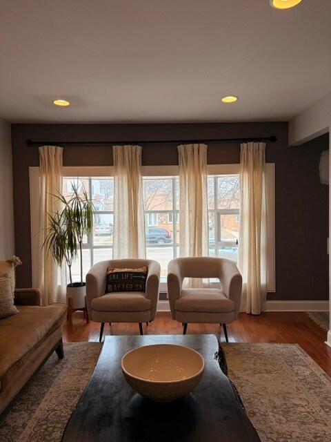 Living Room - 4605 Prairie Ave