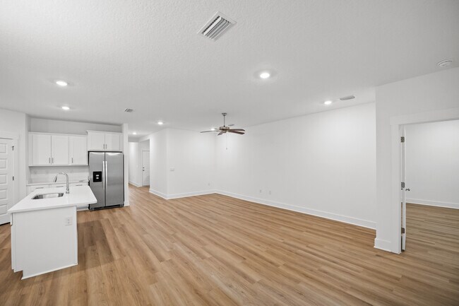 Building Photo - 21073 Teluga Ave