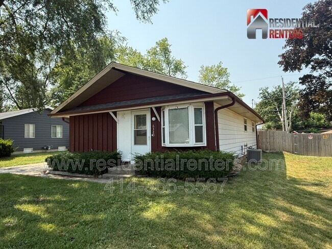 Building Photo - 6323 N 104th St