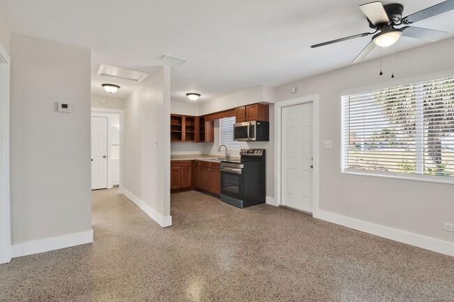 Building Photo - 58 W 27th St