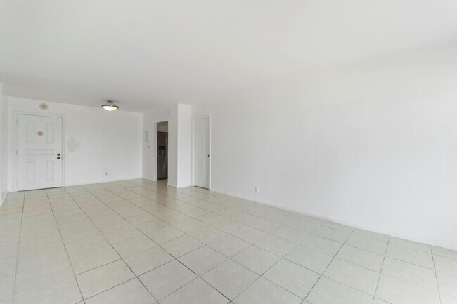 Building Photo - 1625 SE 10th Ave