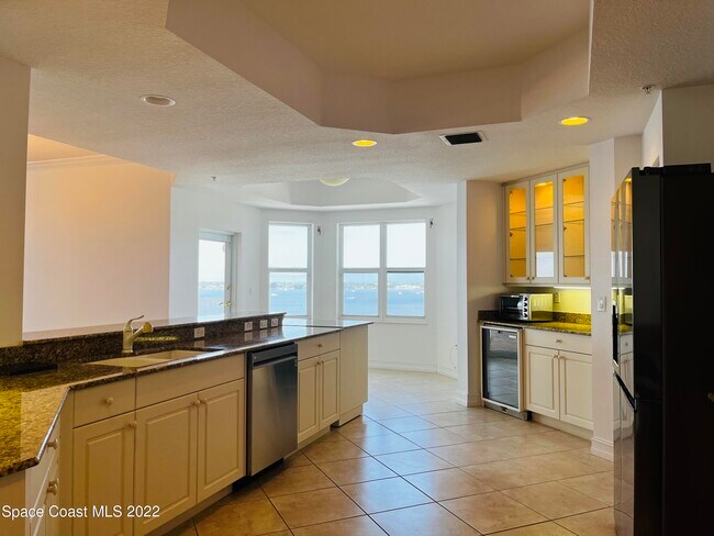 Building Photo - 93 Delannoy Ave