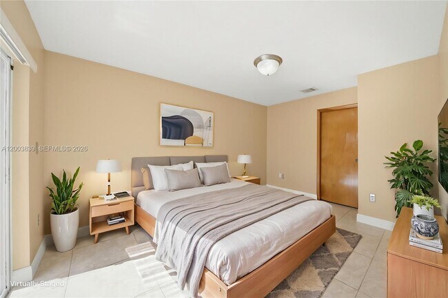 Building Photo - 631 SW 88th Ct