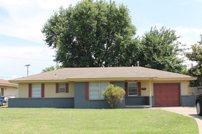 Primary Photo - 1324 Denison Dr
