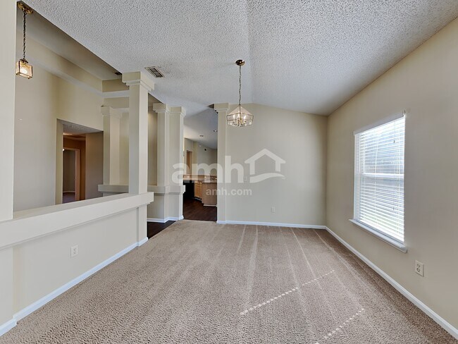 Building Photo - 1851 Burgess Hill Dr E