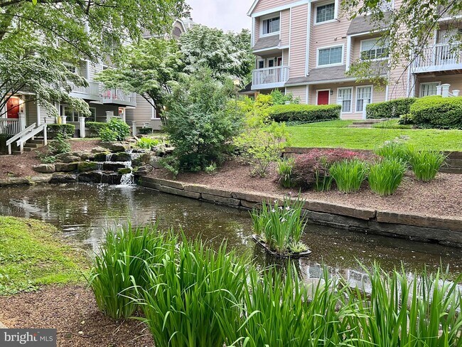 Building Photo - 5705 Chapman Mill Dr